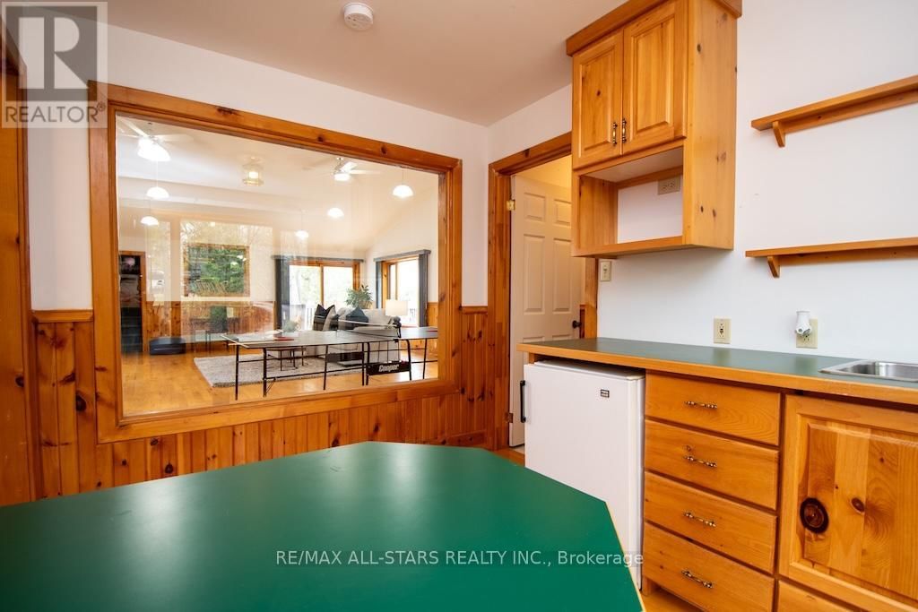 128 MARYLAND DRIVE Image 29