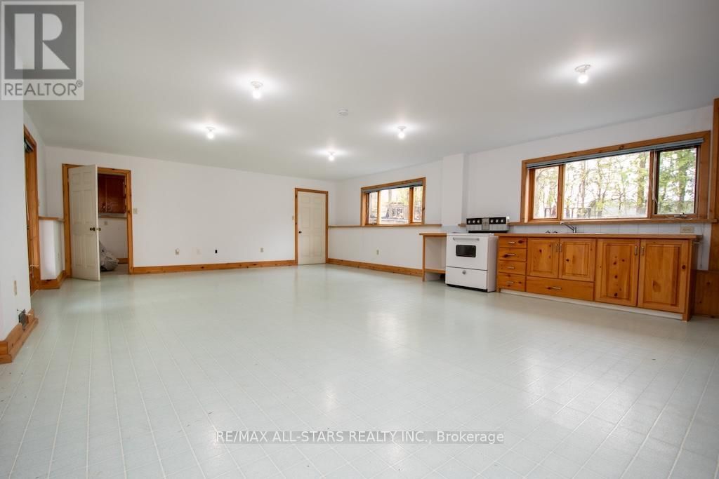 128 MARYLAND DRIVE Image 34