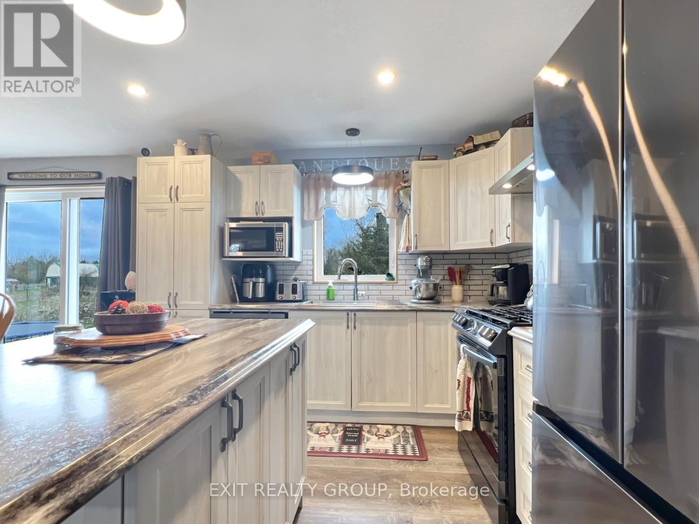 305 BATEMAN ROAD Image 16