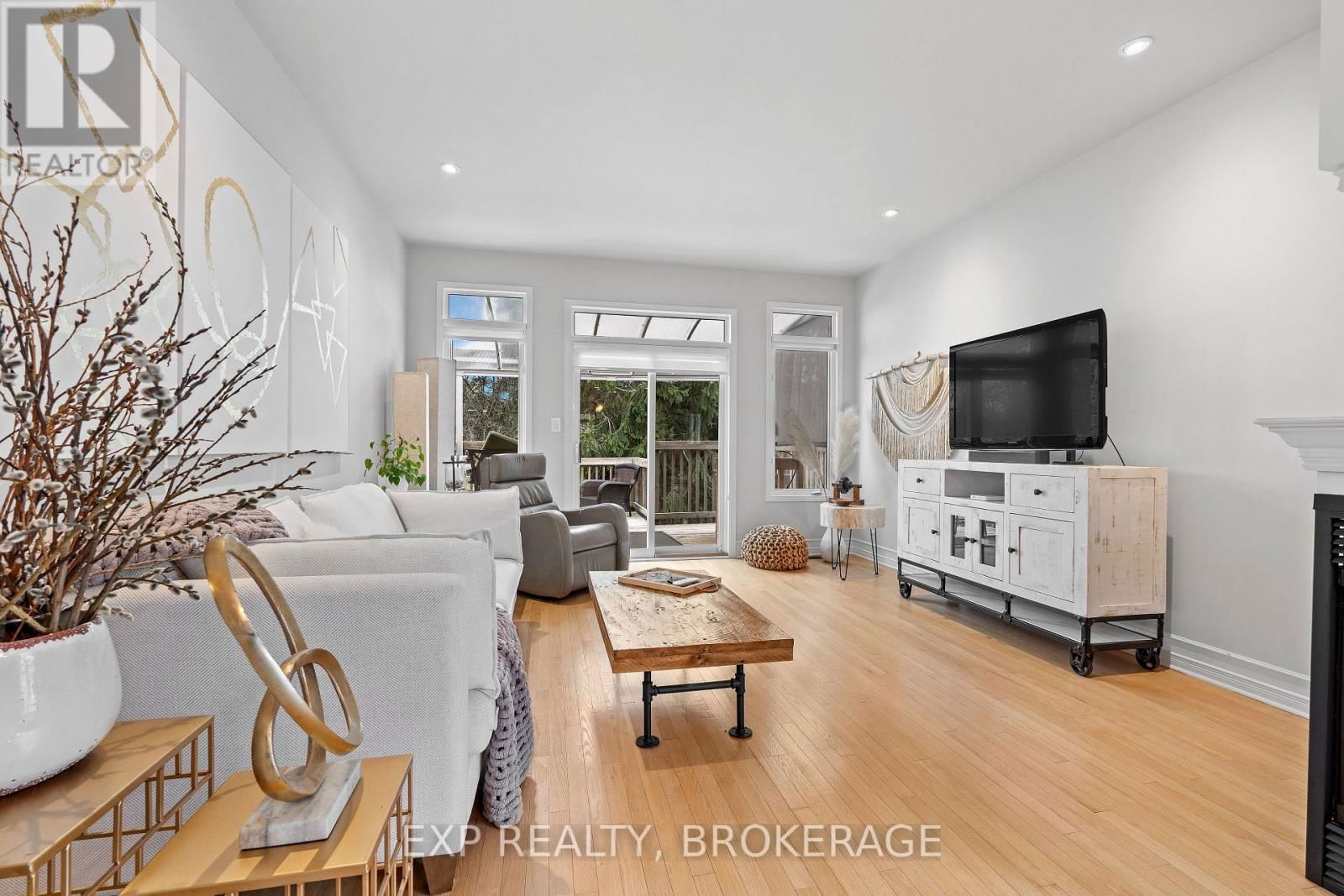 263 HONEYWOOD AVENUE Image 10