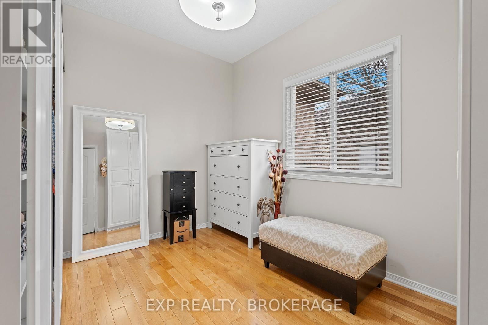 263 HONEYWOOD AVENUE Image 24