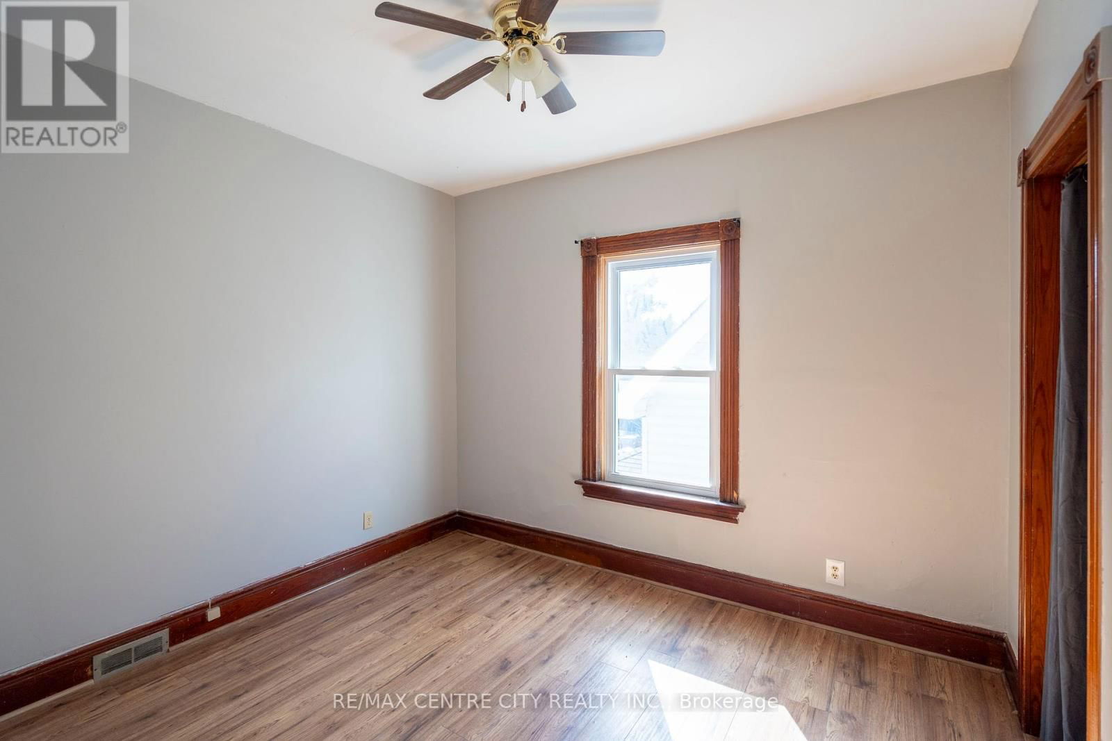 187 WATER STREET SOUTH Image 15