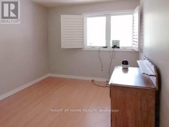 144 WELLINGTON STREET Image 13
