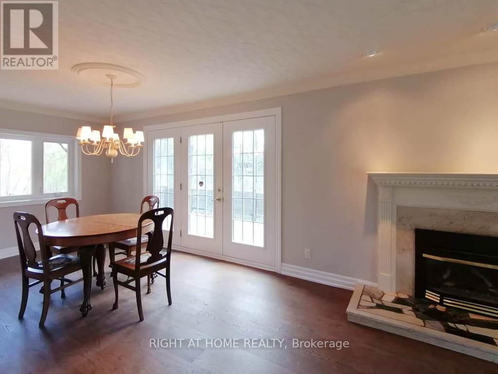 144 WELLINGTON STREET Image 16