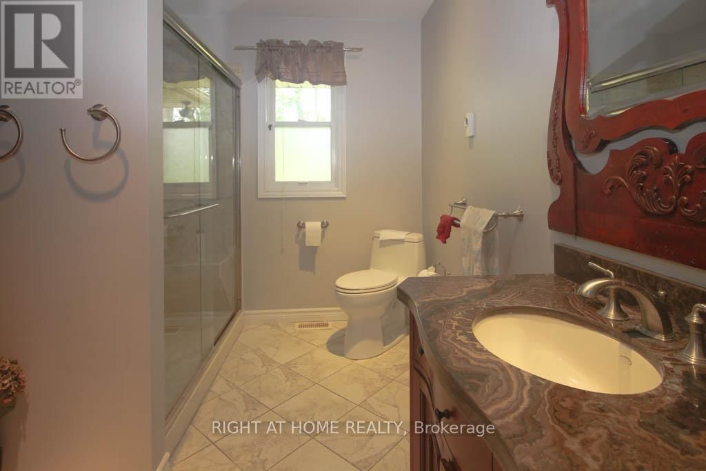 144 WELLINGTON STREET Image 20