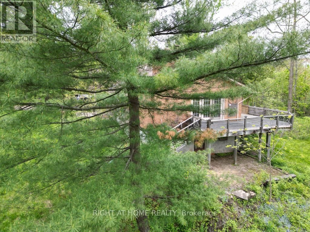 144 WELLINGTON STREET Image 6