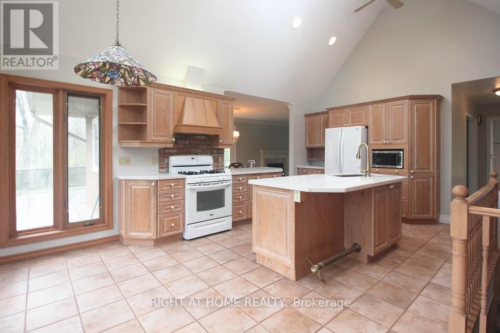 144 WELLINGTON STREET Image 9