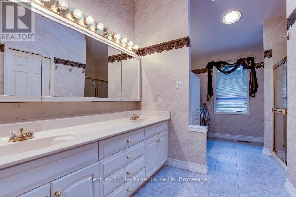 675 LANSDOWNE AVENUE Image 18
