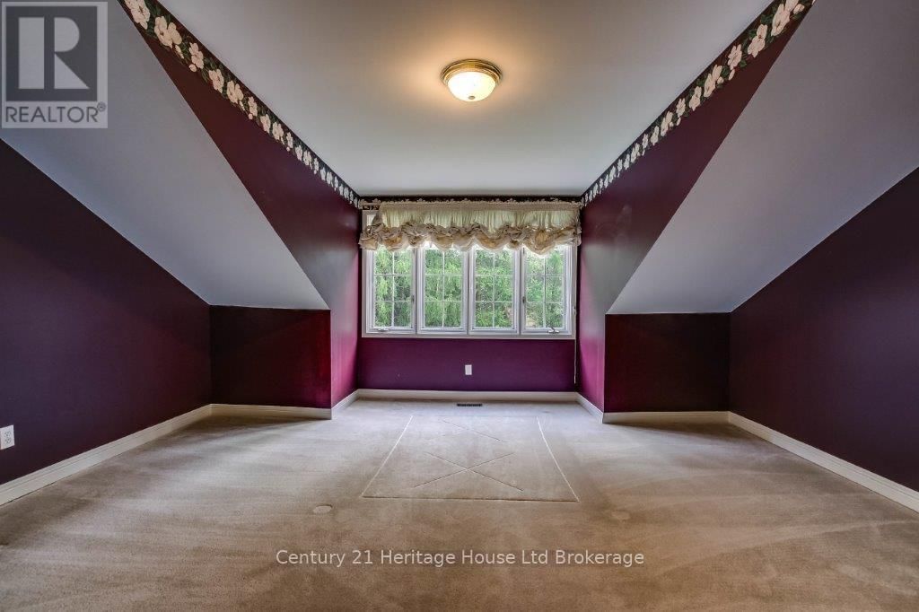 675 LANSDOWNE AVENUE Image 21