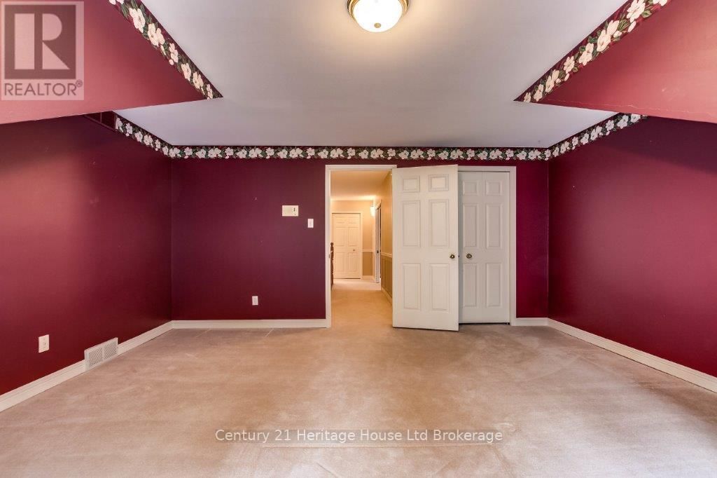 675 LANSDOWNE AVENUE Image 22
