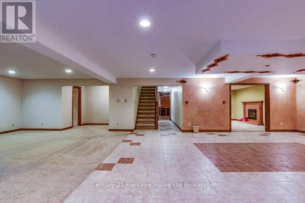 675 LANSDOWNE AVENUE Image 27