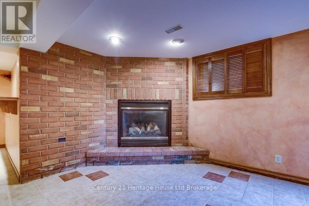 675 LANSDOWNE AVENUE Image 29