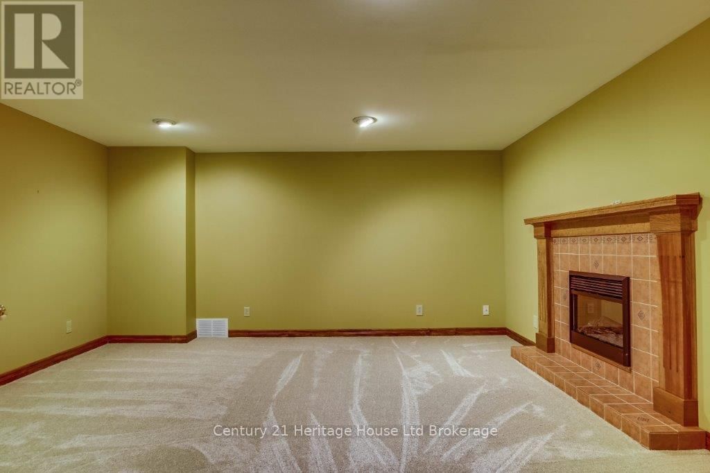 675 LANSDOWNE AVENUE Image 30
