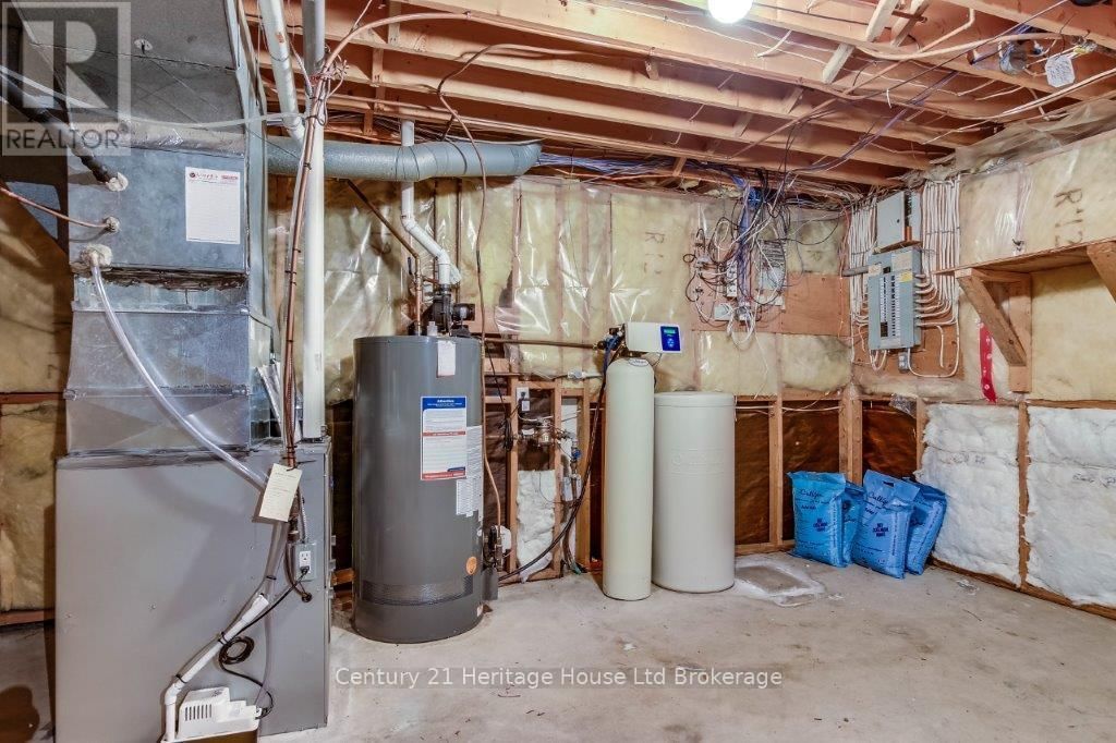 675 LANSDOWNE AVENUE Image 33