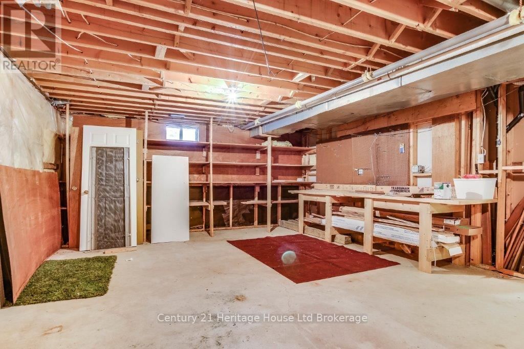 675 LANSDOWNE AVENUE Image 34