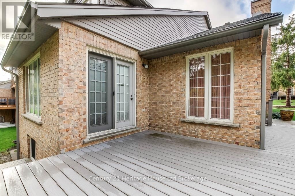 675 LANSDOWNE AVENUE Image 35