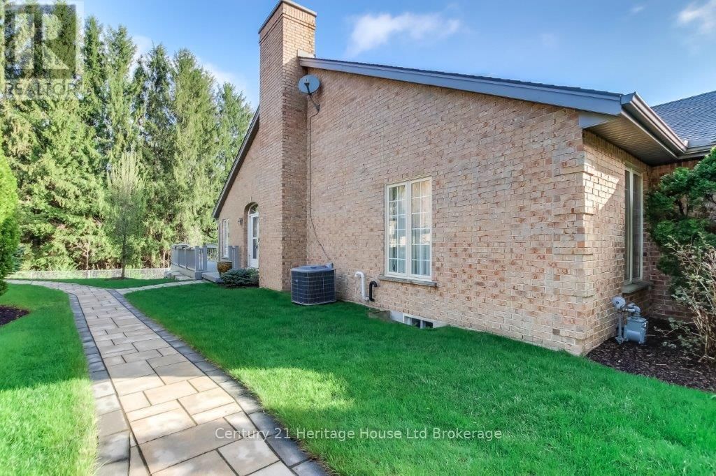 675 LANSDOWNE AVENUE Image 39