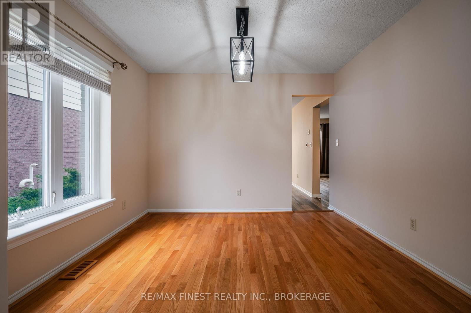 867 WOODSIDE DRIVE Image 10