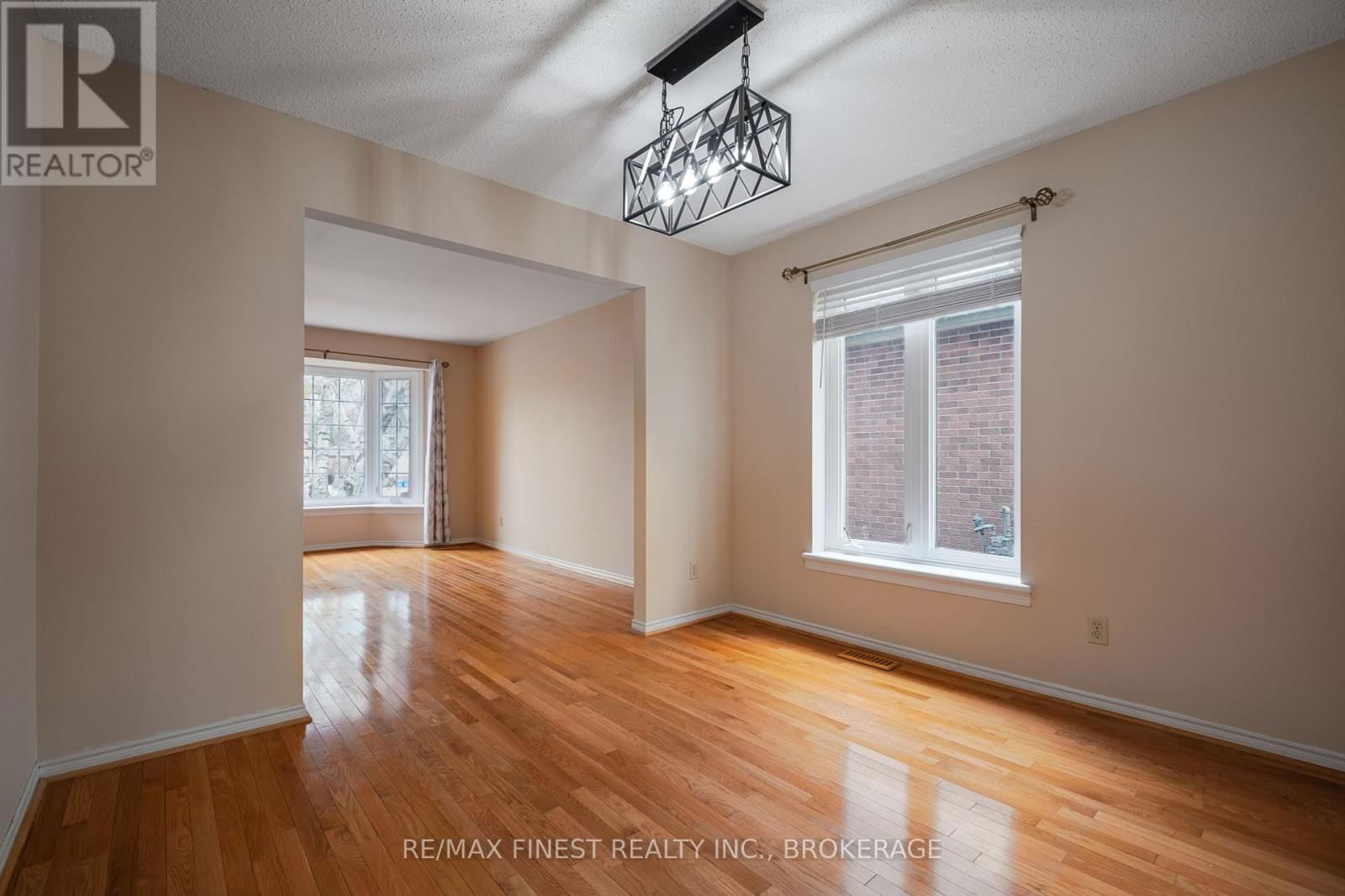 867 WOODSIDE DRIVE Image 11