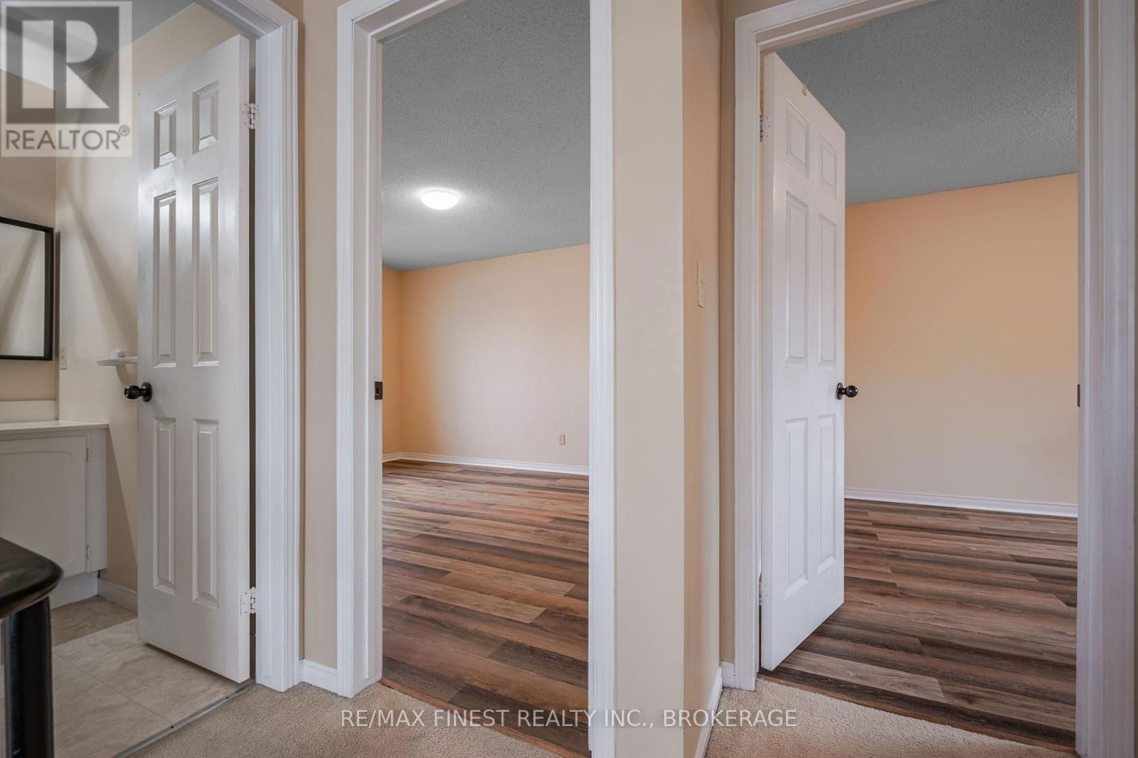 867 WOODSIDE DRIVE Image 19