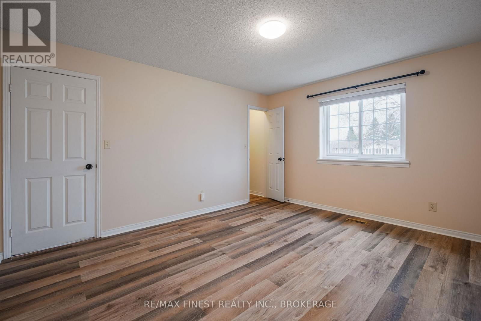 867 WOODSIDE DRIVE Image 27