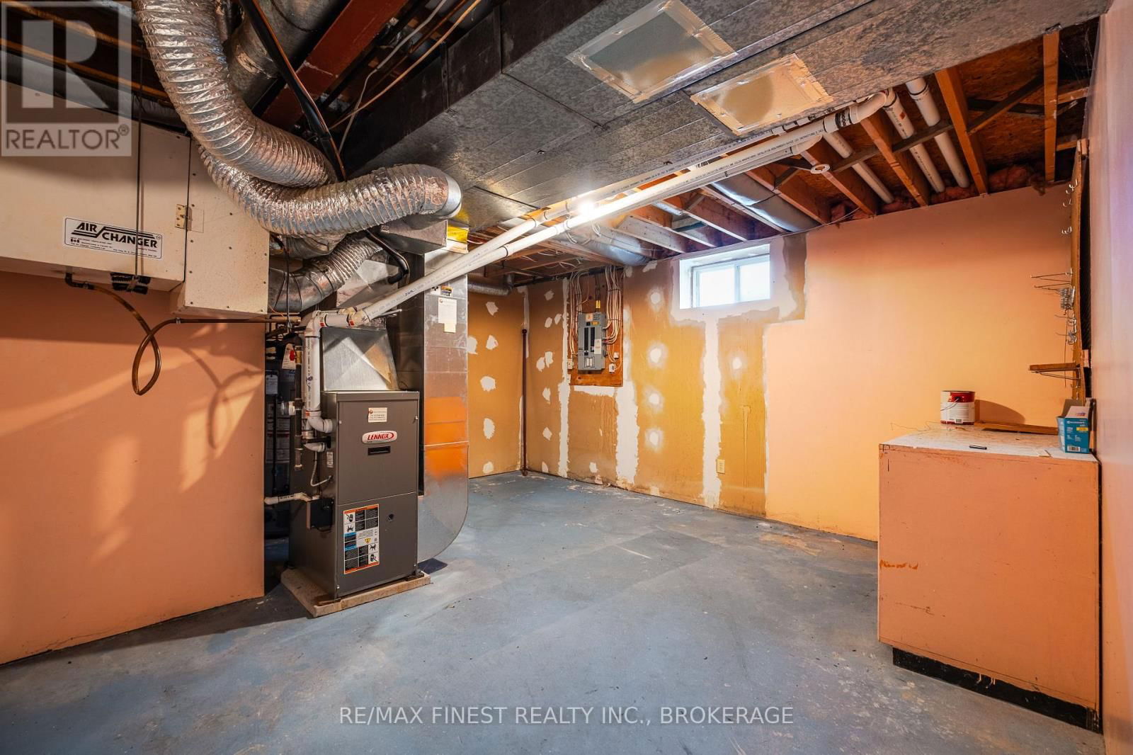 867 WOODSIDE DRIVE Image 33