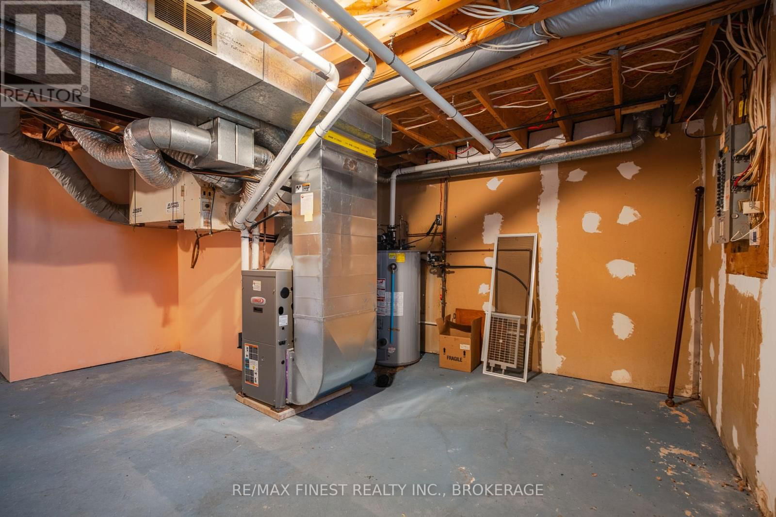 867 WOODSIDE DRIVE Image 35