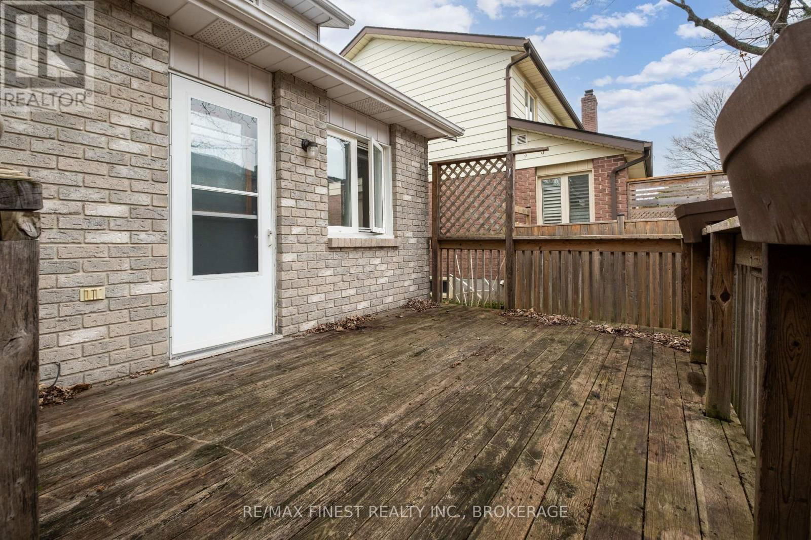 867 WOODSIDE DRIVE Image 39