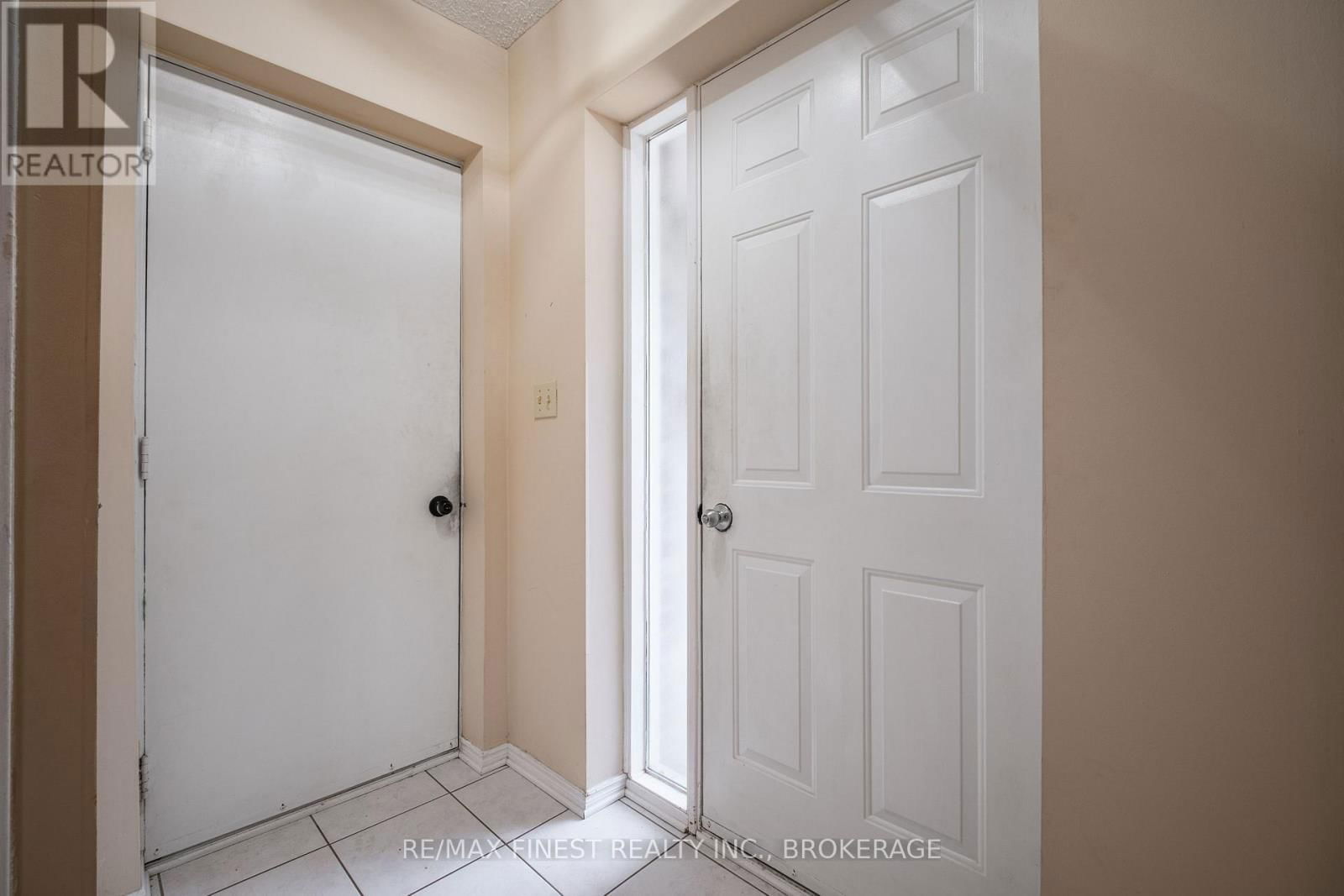 867 WOODSIDE DRIVE Image 4