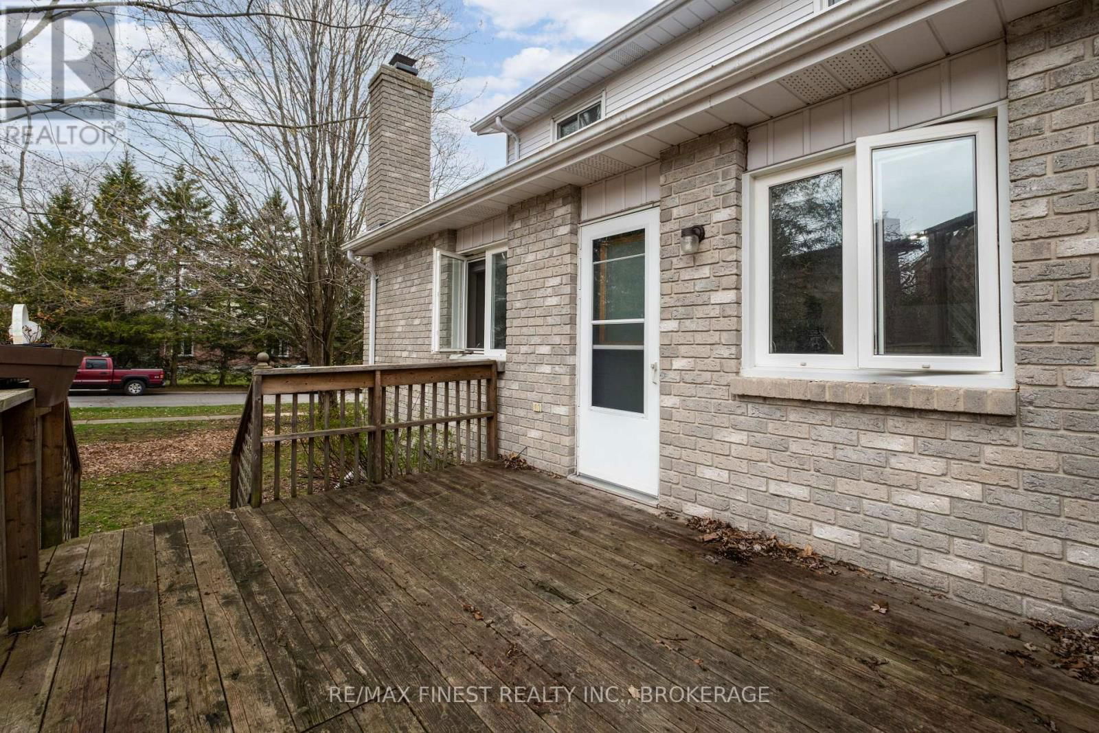 867 WOODSIDE DRIVE Image 40