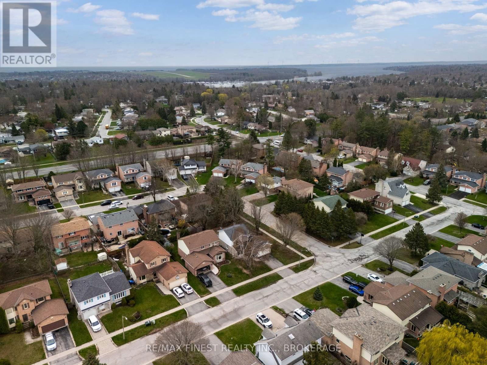 867 WOODSIDE DRIVE Image 48