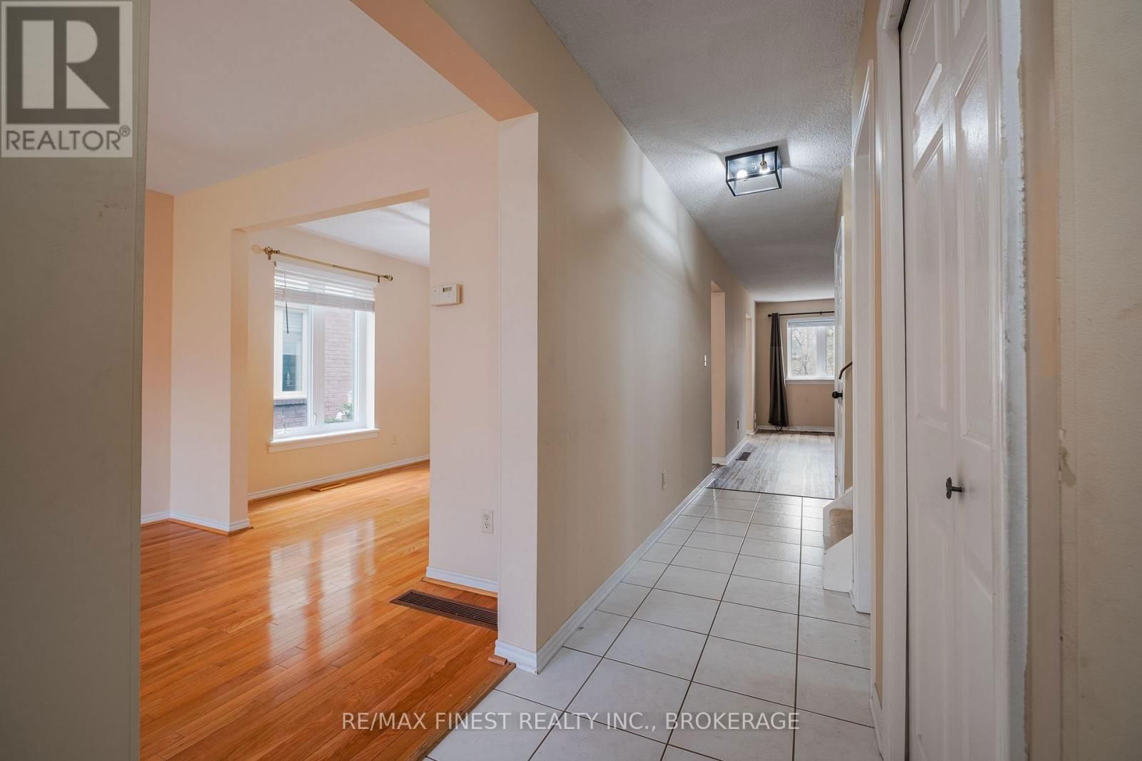 867 WOODSIDE DRIVE Image 5