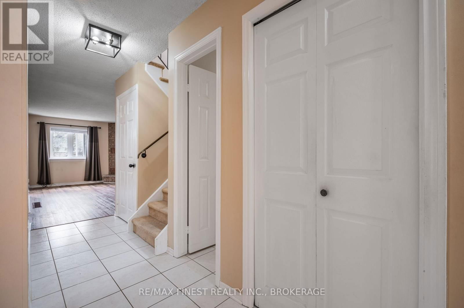 867 WOODSIDE DRIVE Image 6