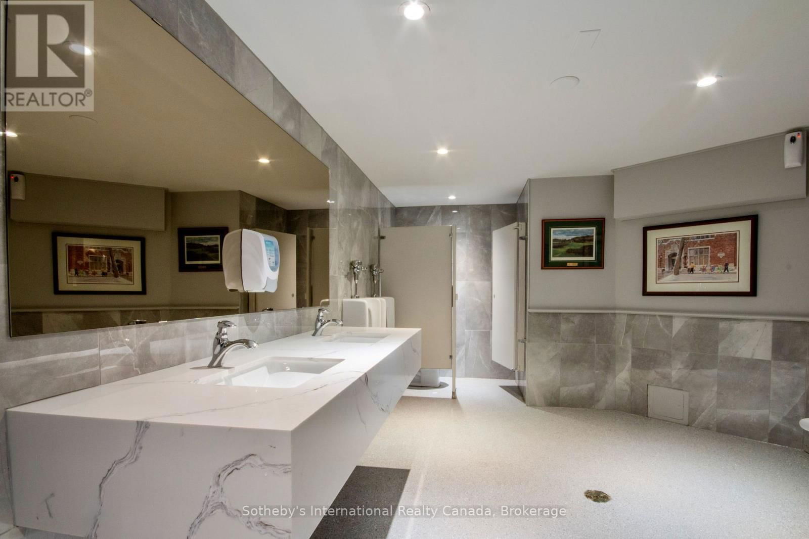 109 ST. PAUL CRESCENT Image 16
