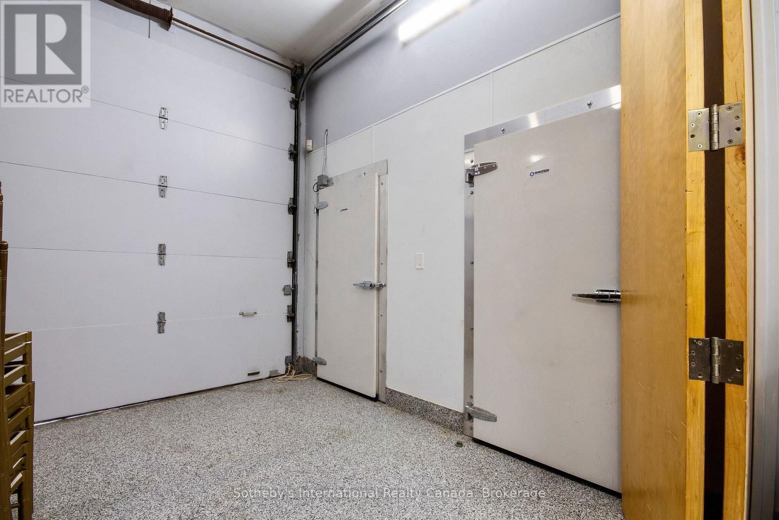 109 ST. PAUL CRESCENT Image 37