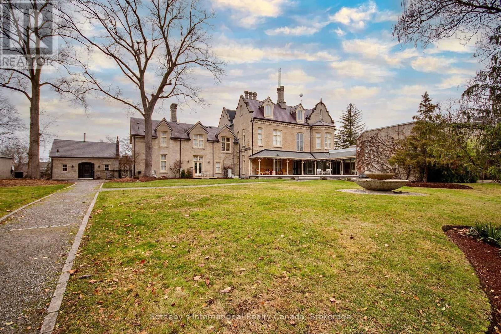 109 ST. PAUL CRESCENT Image 39