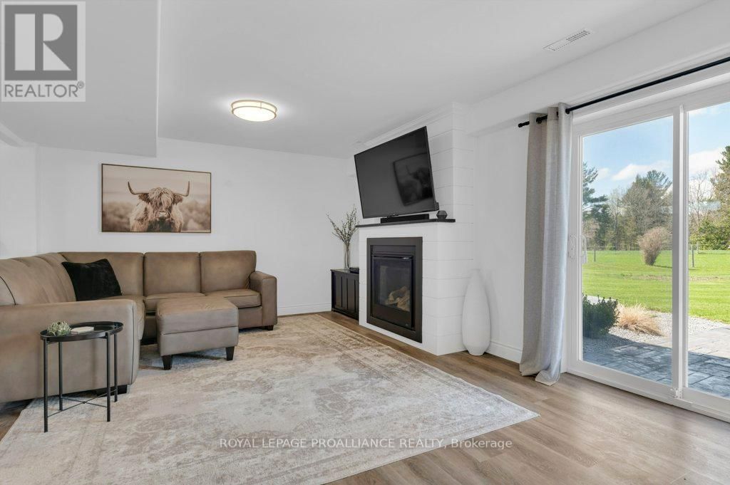 1640 CARMAN ROAD Image 25