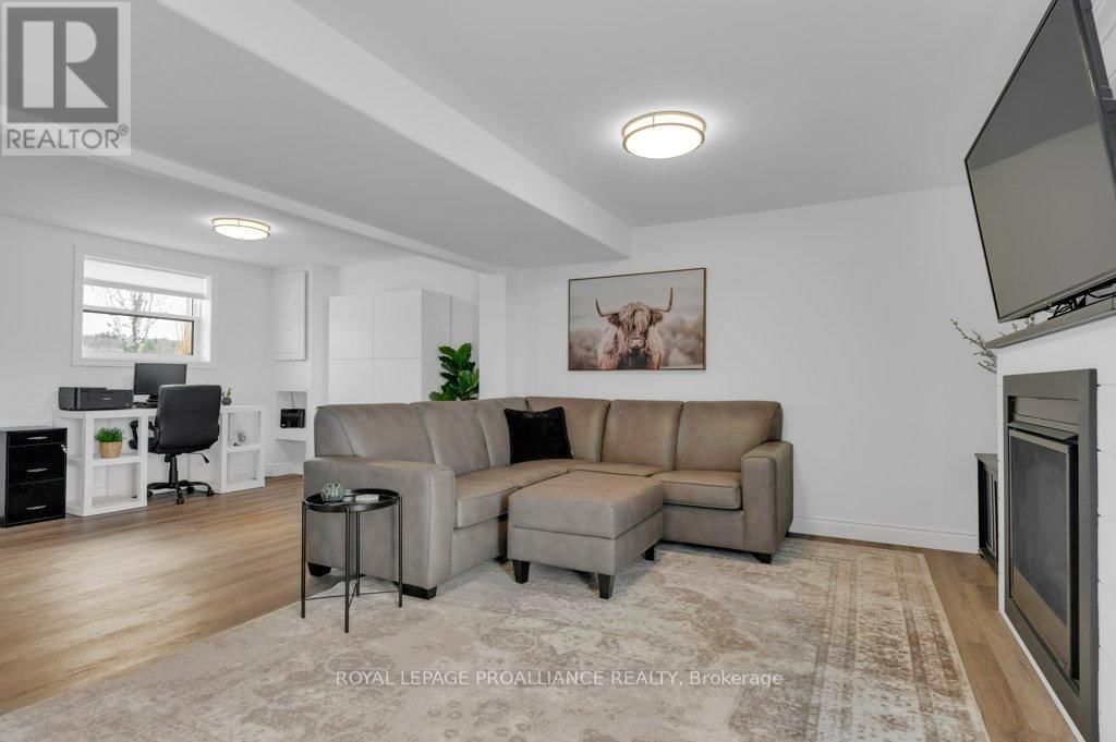 1640 CARMAN ROAD Image 26