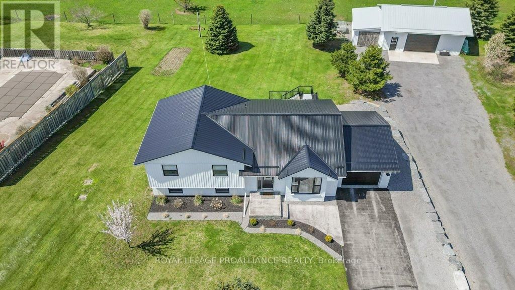 1640 CARMAN ROAD Image 44