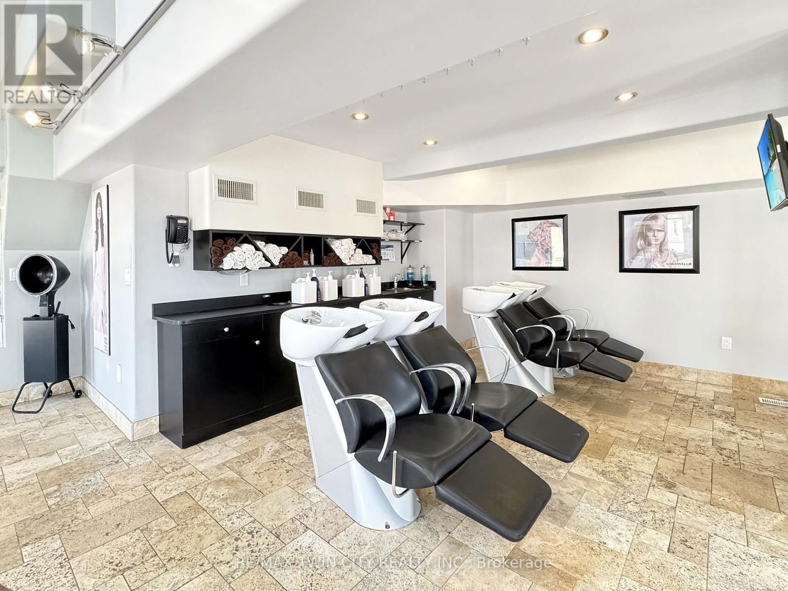 423 KING STREET EAST Image 15
