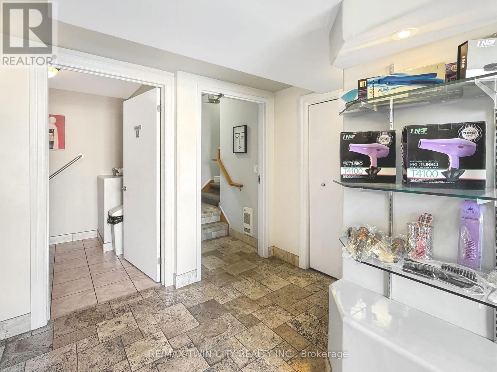 423 KING STREET EAST Image 19