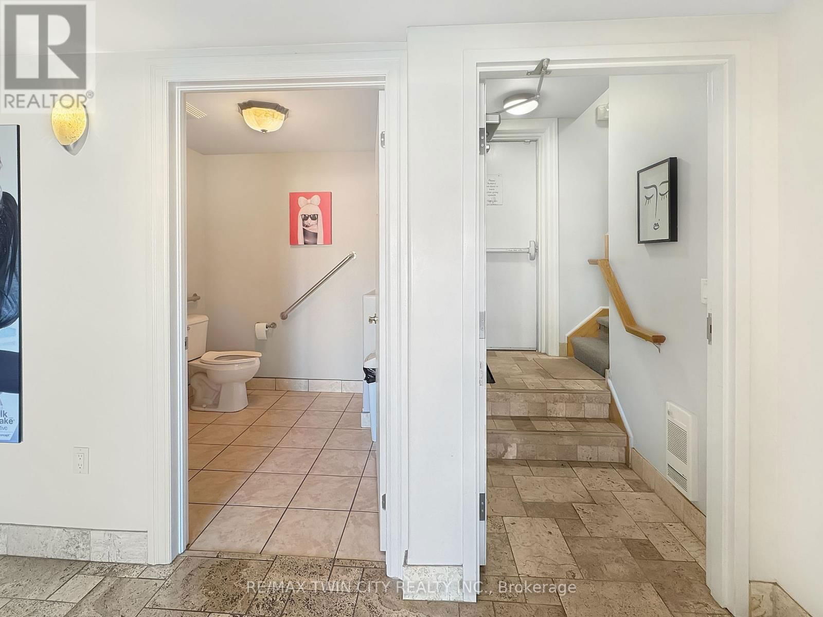 423 KING STREET EAST Image 20