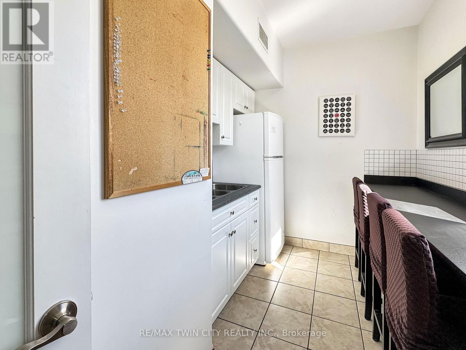 423 KING STREET EAST Image 26