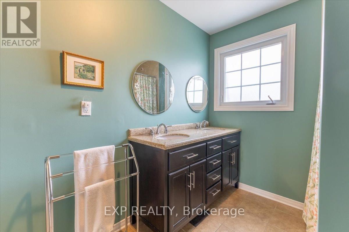 422 KINTYRE PRIVATE Image 26