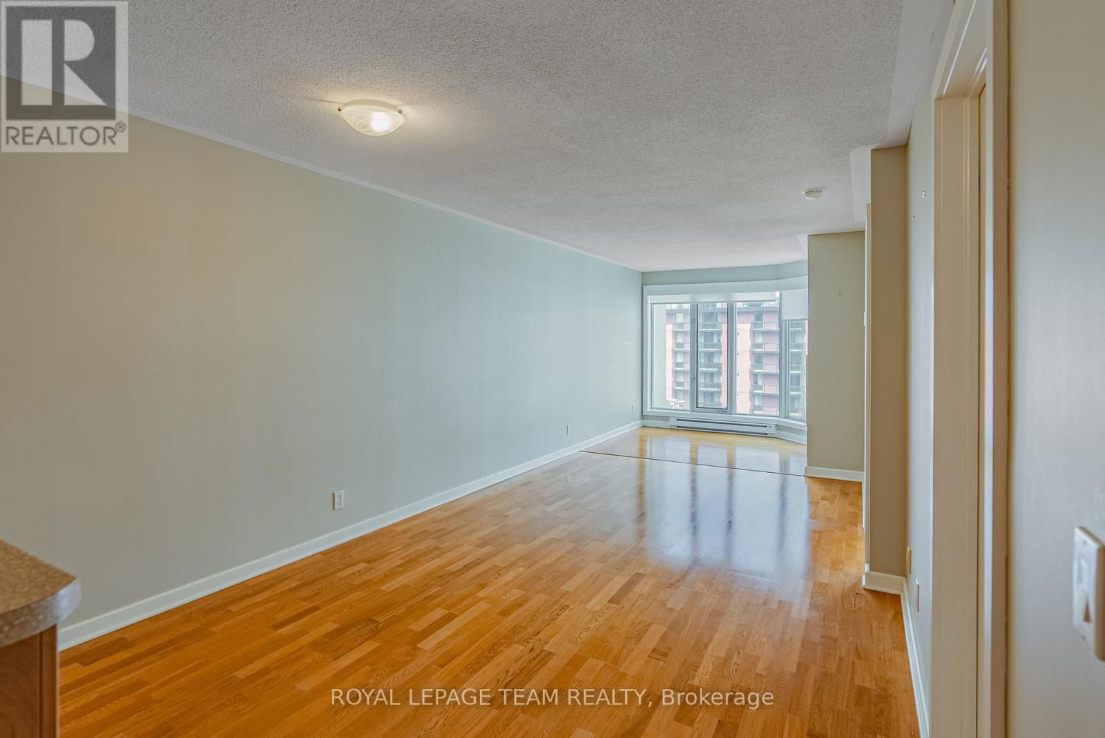 804 - 138 SOMERSET STREET WEST Image 14