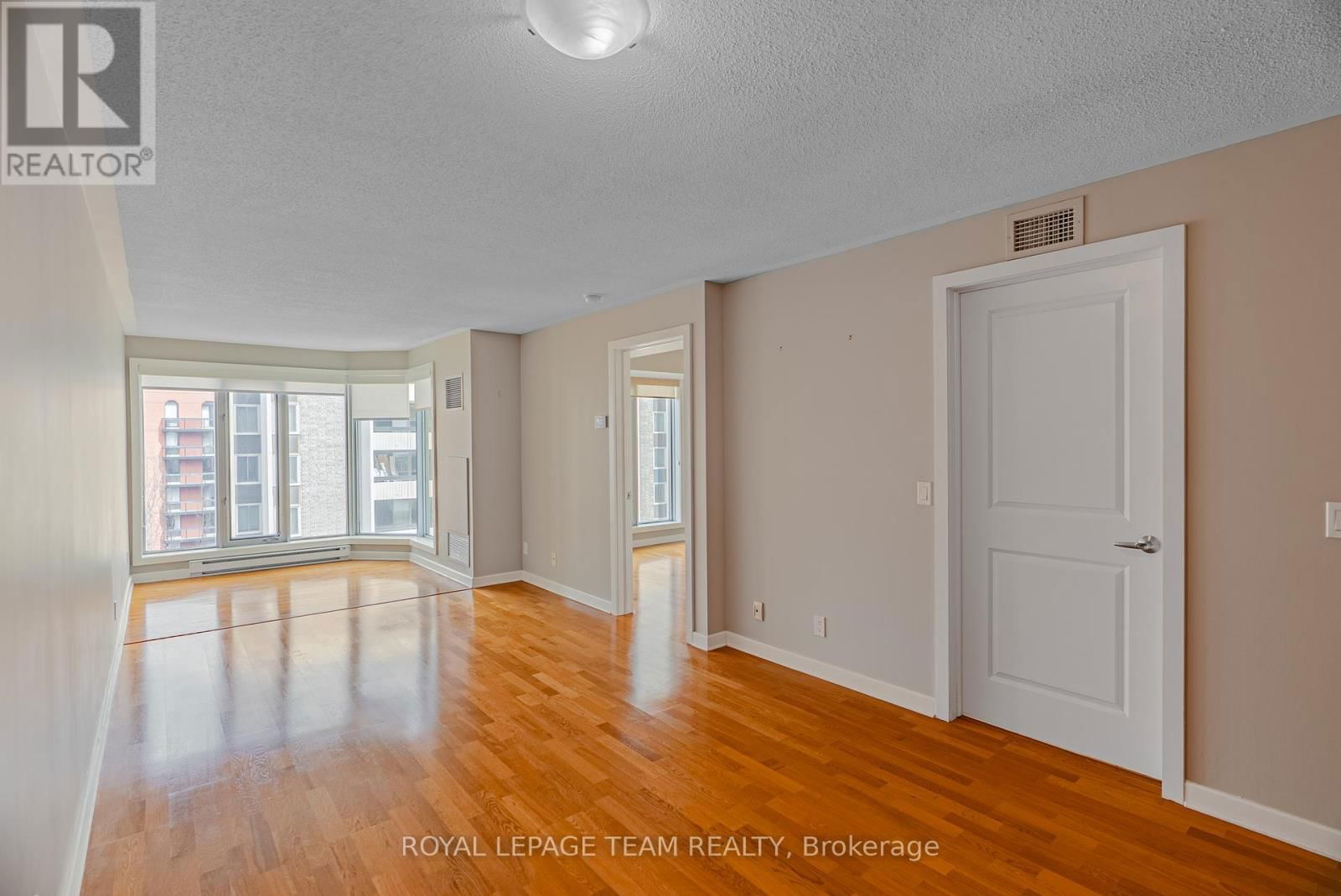 804 - 138 SOMERSET STREET WEST Image 17