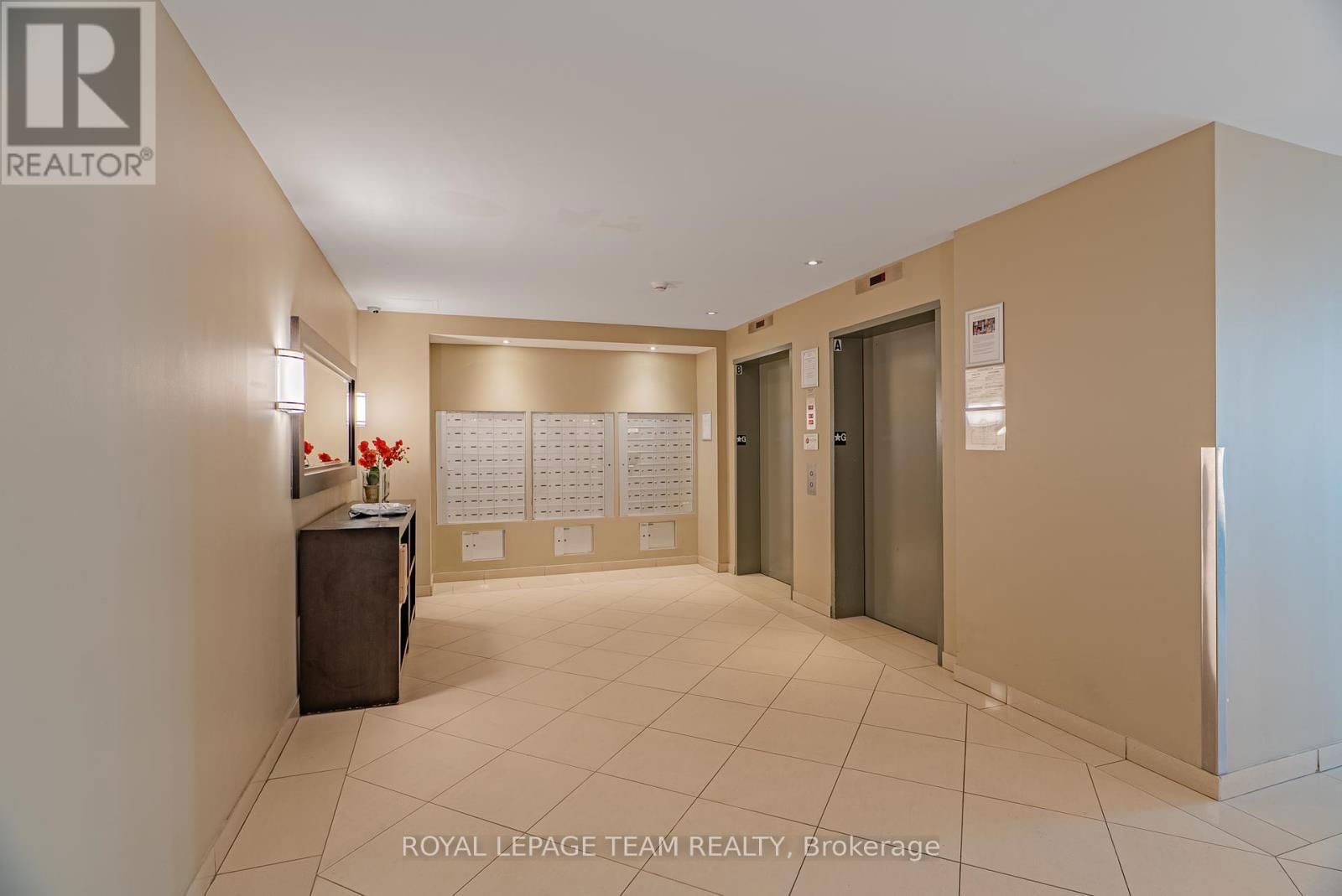 804 - 138 SOMERSET STREET WEST Image 36