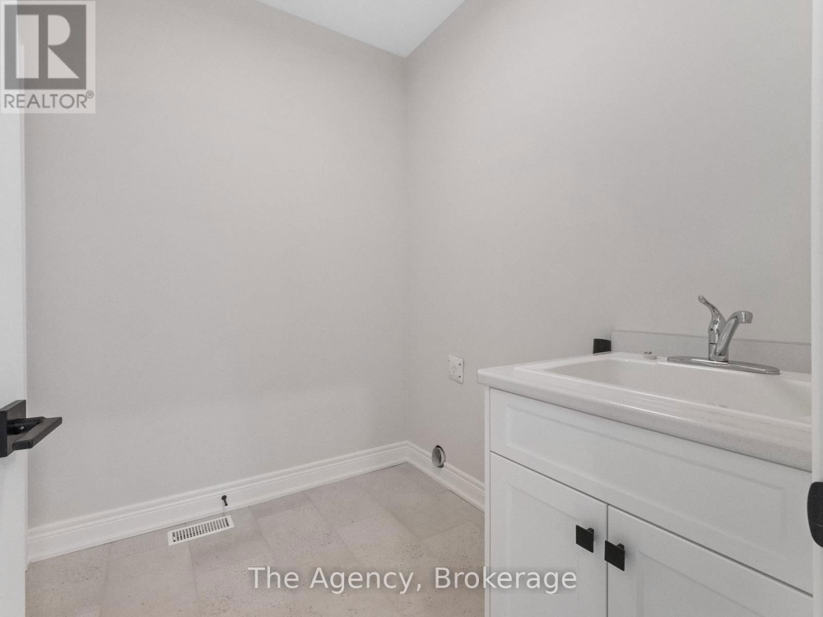 21 AUSTIN DRIVE Image 14