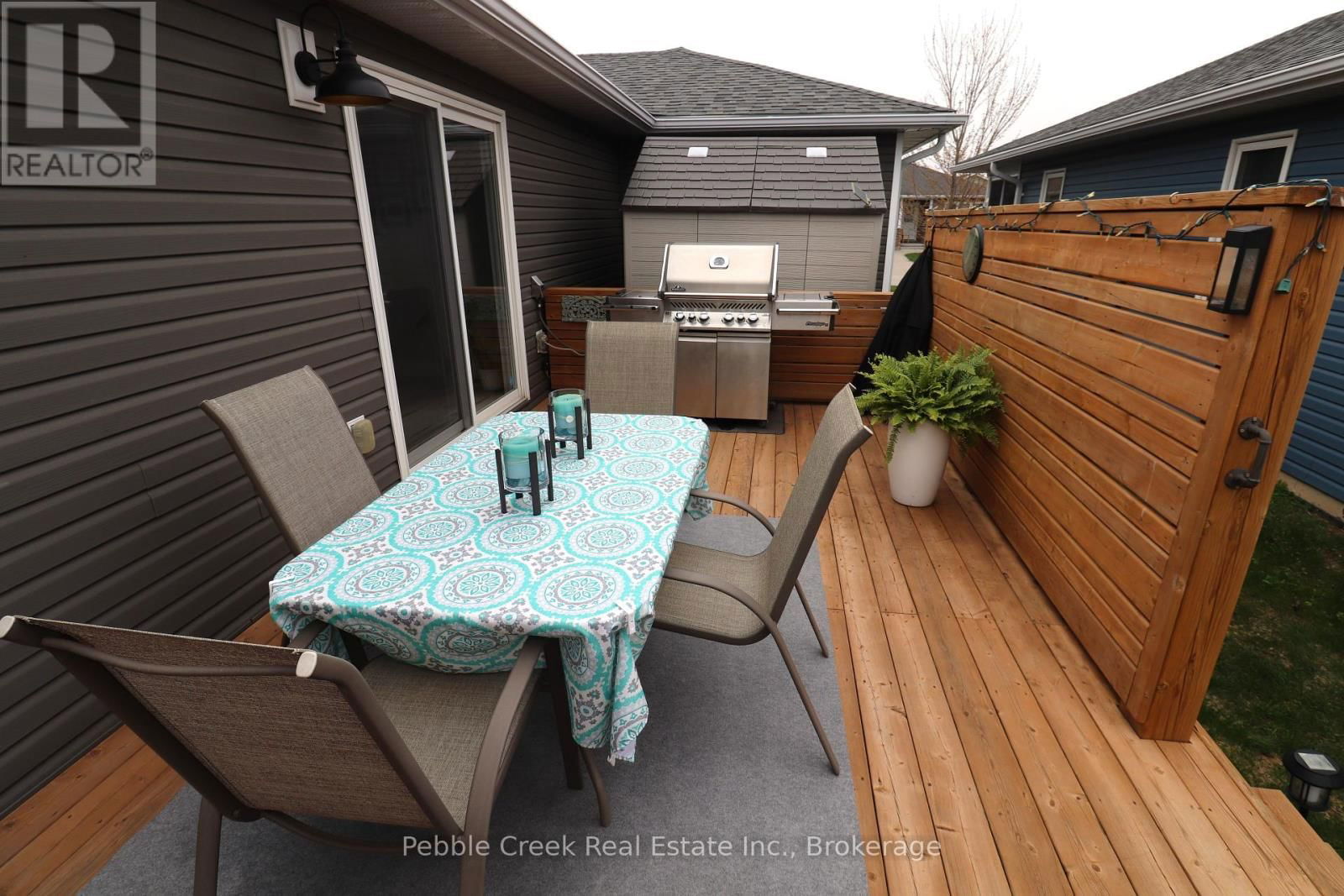 11 WINDWARD WAY NORTH Image 34