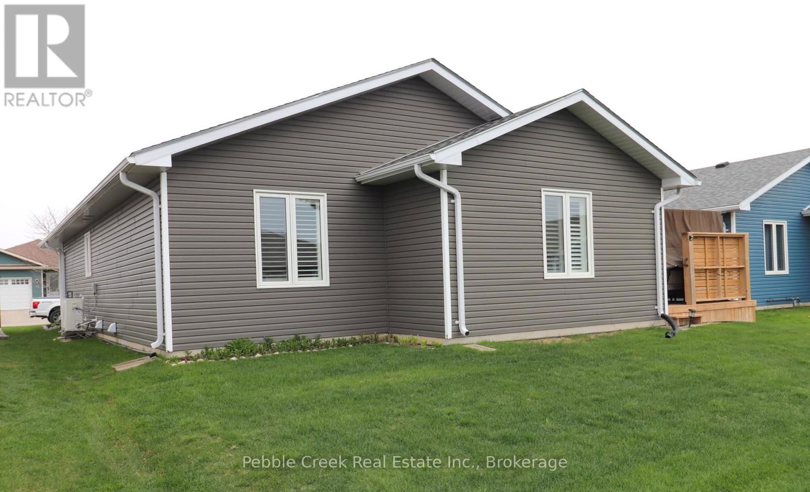 11 WINDWARD WAY NORTH Image 37